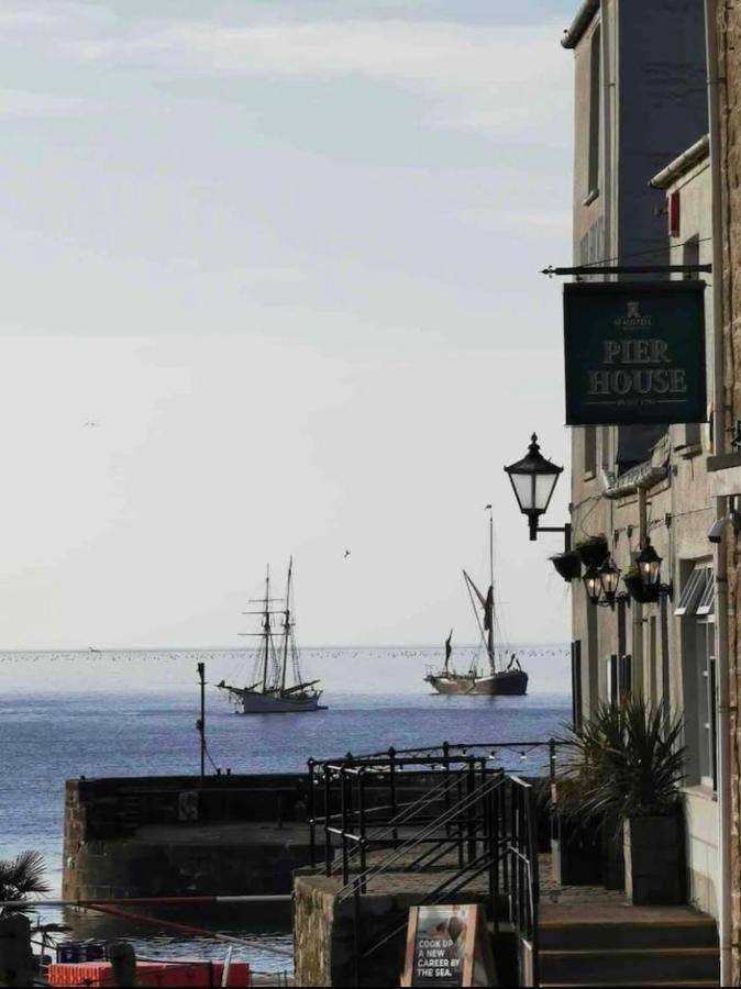 Stunning Yacht Sea Lion In Charlestown Harbour, Cornwall Hotel Exterior photo