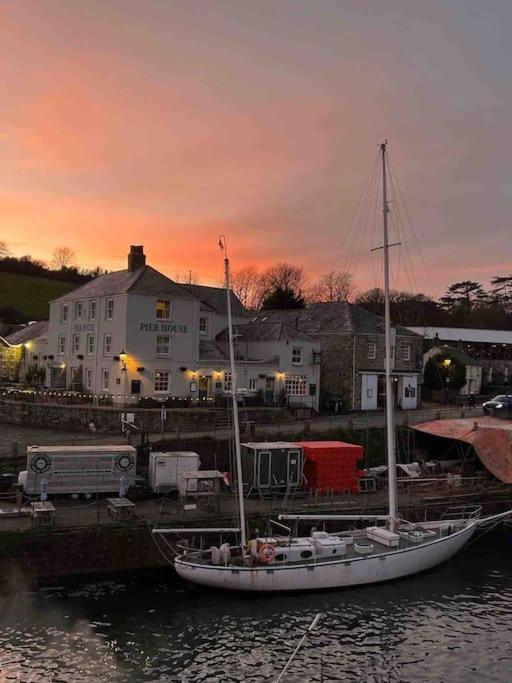 Stunning Yacht Sea Lion In Charlestown Harbour, Cornwall Hotel Exterior photo